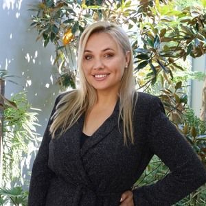 Meet your Posher, Roxanne